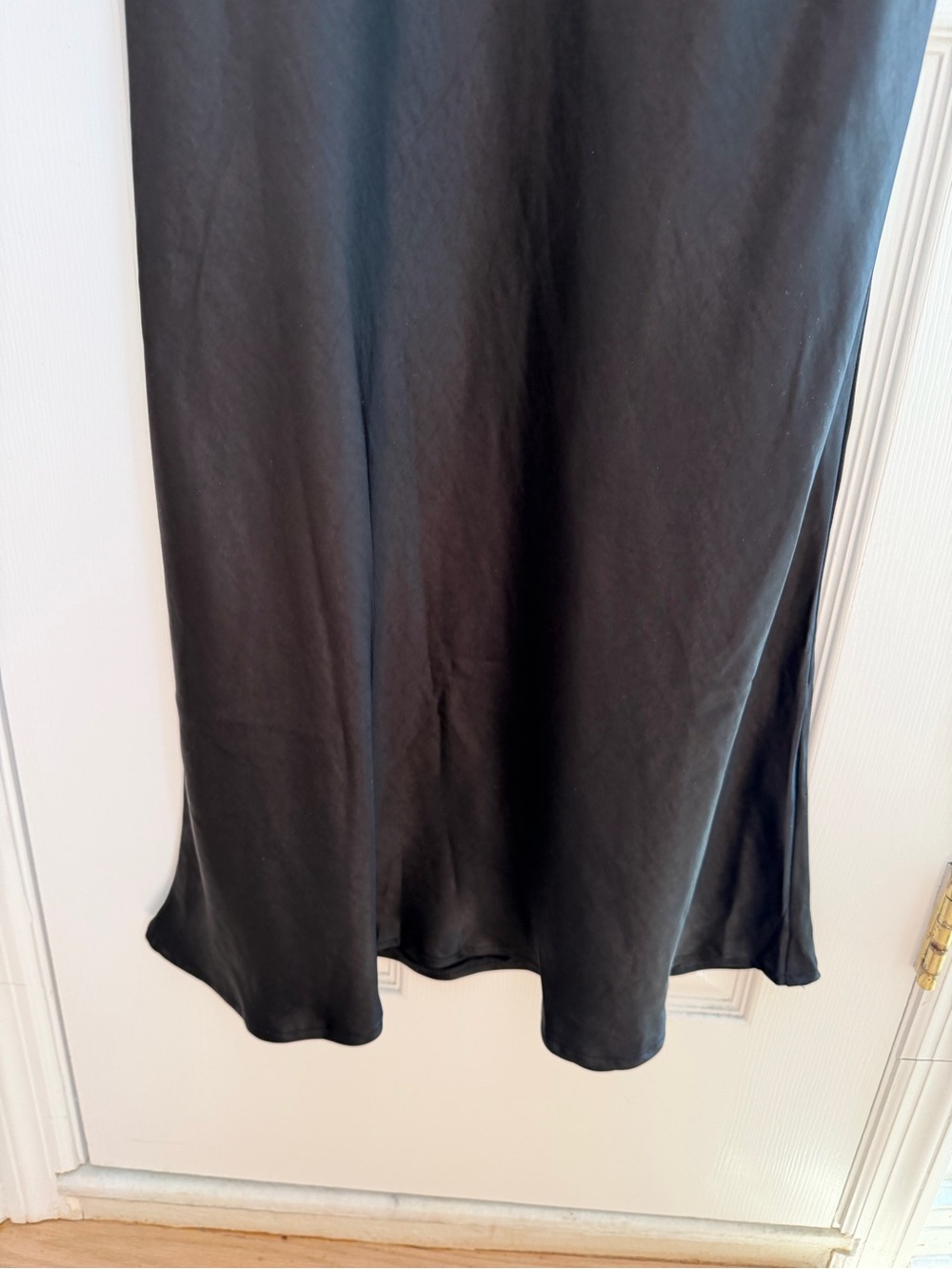 Black Cut Out Satin Dress Size Médium Bias Cut - Picture 7 of 8